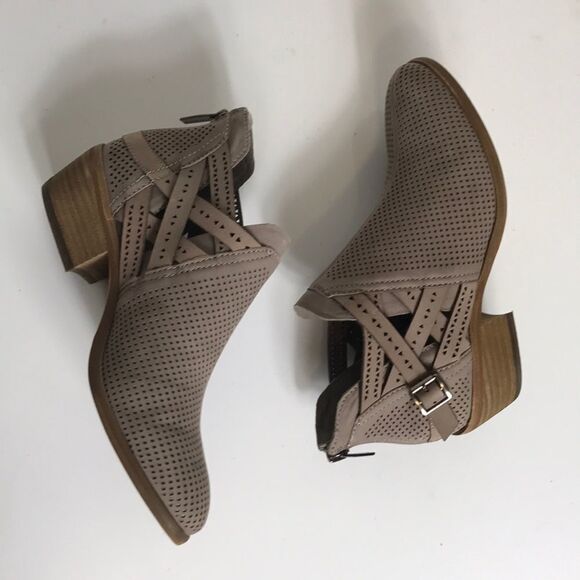 Vince Camuto Pranika Perforated Leather Buckle Boo - Picture 4 of 7